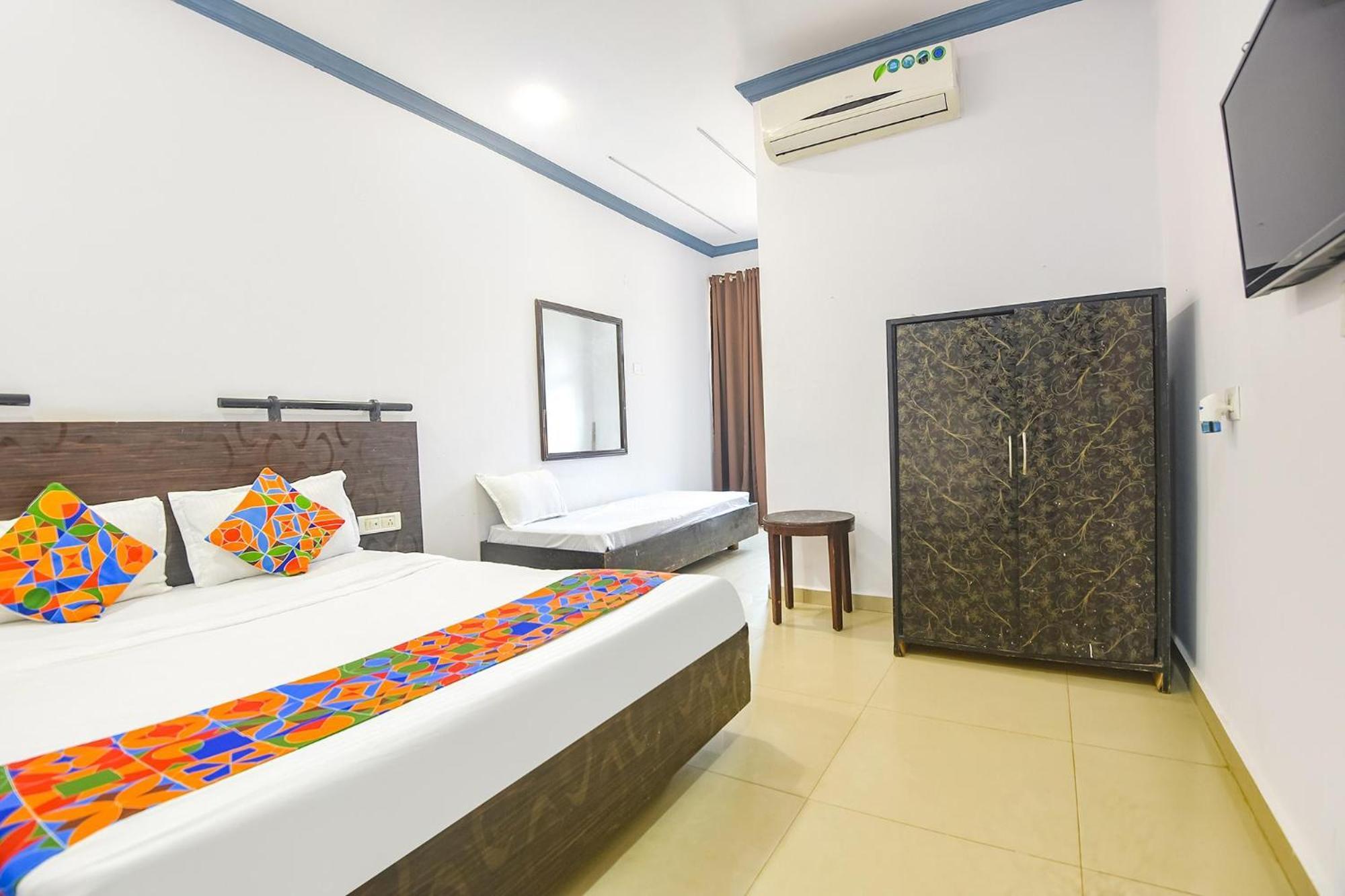 Fabexpress Neo Calangute Beach Resort Exterior foto